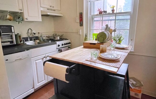 Studio, 1 bath, $1,199, Unit MT723D