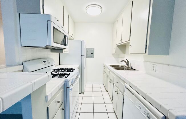 1 bed, 1 bath, $2,195, Unit 3