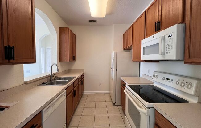 2 beds, 2 baths, $1,700, Unit UNIT # 302