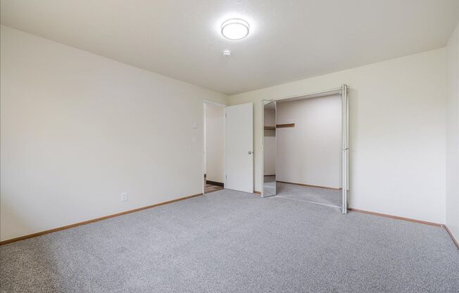 2 beds, 1 bath, 900 sqft, $1,175, Unit 2305-10