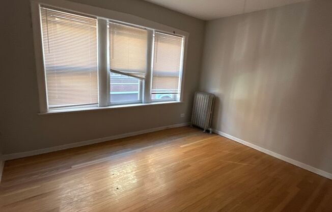 8101 S Ingleside