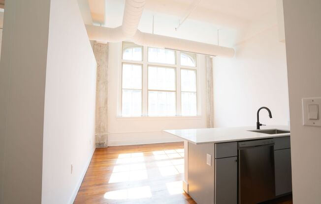 1 bed, 1 bath, 730 sqft, $1,808, Unit 100-405