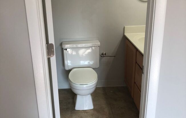 2 beds, 2 baths, 1,042 sqft, $1,249, Unit 5807F