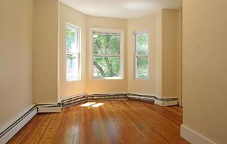 4 beds, 1 bath, $3,400, Unit 2