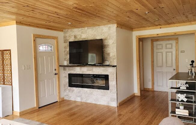 Long Realty & Property Management - Very Beautiful Cabin Close to Ski Resorts