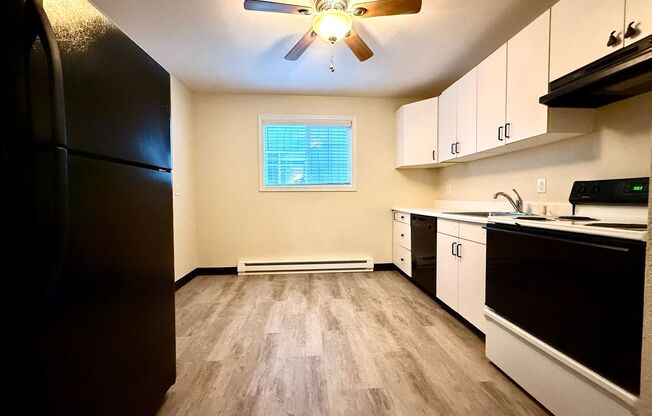 2 beds, 1 bath, $1,649, Unit 03