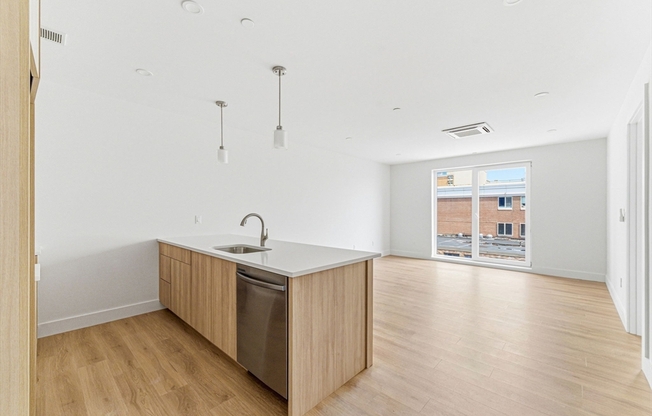 1 bed, 1 bath, 670 sqft, $3,500, Unit 606