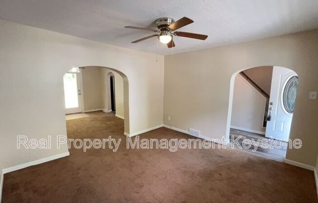 303 LEXINGTON CT