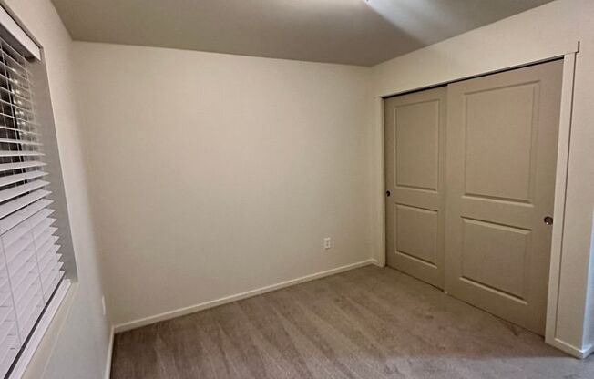 2 beds, 1 bath, 953 sqft, $1,450, Unit Unit # 31