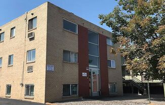 1436 Macon St – Renovated 1-Bedroom Apartments in Central Aurora!