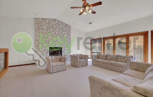 3556 MESA VERDES DR