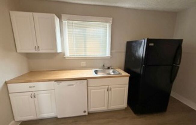 3 beds, 1 bath, $1,200