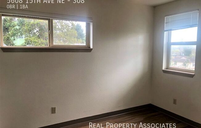 5608 15th Ave NE