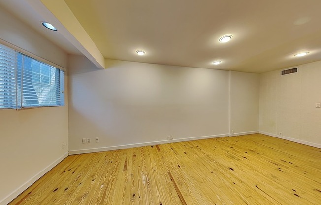 4241 BUENA VISTA ST