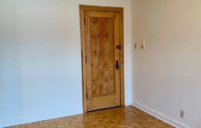 Studio, 1 bath, 300 sqft, $1,535, Unit 644-206