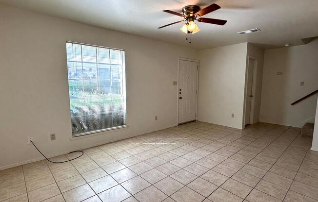 2203 CREEKSIDE LN