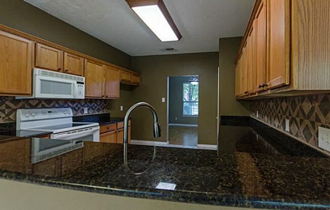 Elegant home with wooden floors, Ceramic tiles. Solar Panels will reduce your monthly electricity bill to extremely lower value
