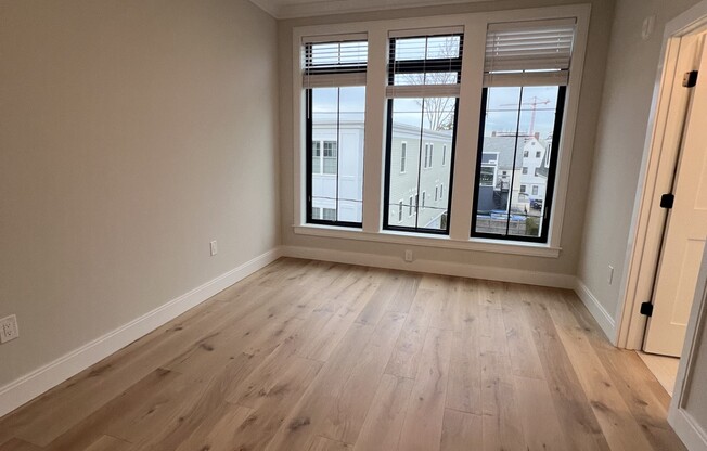 4 beds, 3 baths, 1,150 sqft, $6,450, Unit 302