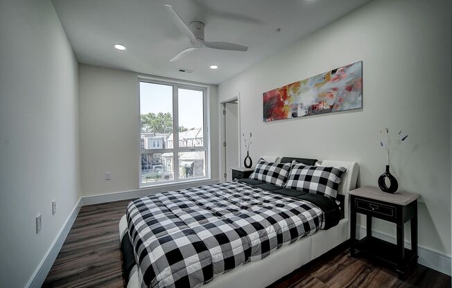 2 beds, 2 baths, 842 sqft, $2,300, Unit 524