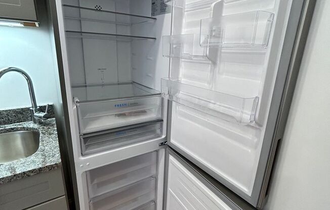 Studio, 1 bath, 400 sqft, $1,795, Unit 52-404