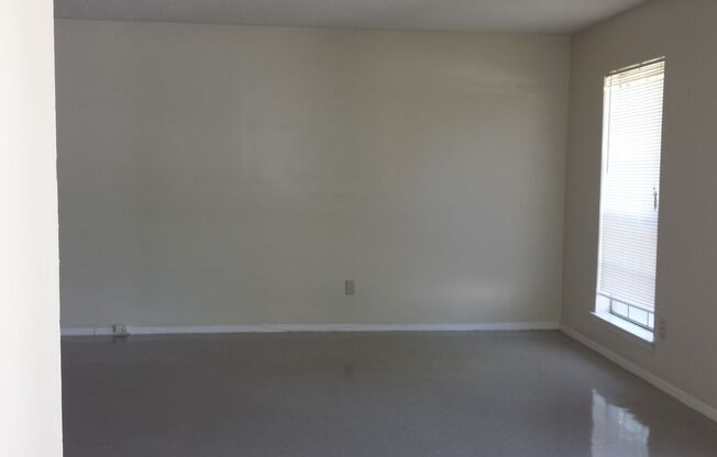 Welcome to 1996 Goldbrier Ln in Memphis, TN!