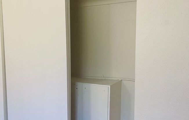 2 beds, 1 bath, 700 sqft, $1,250, Unit 02A