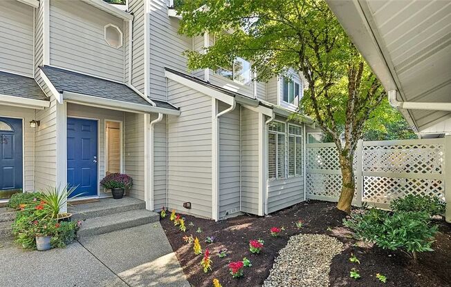 Stunning 3BR Townhome in Bellevue - Top School Districts