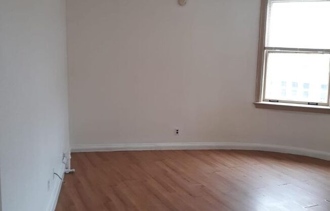 Studio, 1 bath, 150 sqft, $550, Unit 304