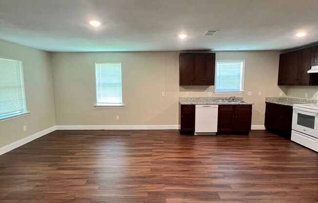 Newly remodeled 4bed/2bath in Orange, TX