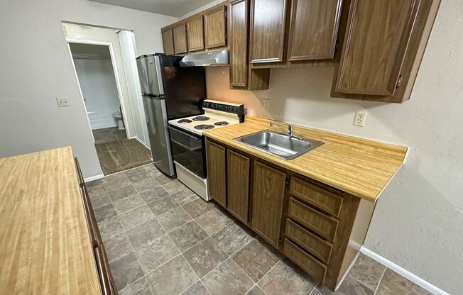 1 bed, 1 bath, 640 sqft, $1,095, Unit 51