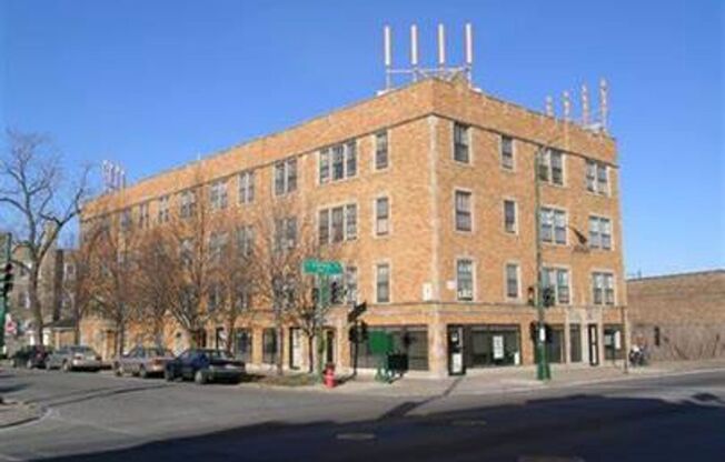 5602-10 W. Wellington / 3000-04 N. Central