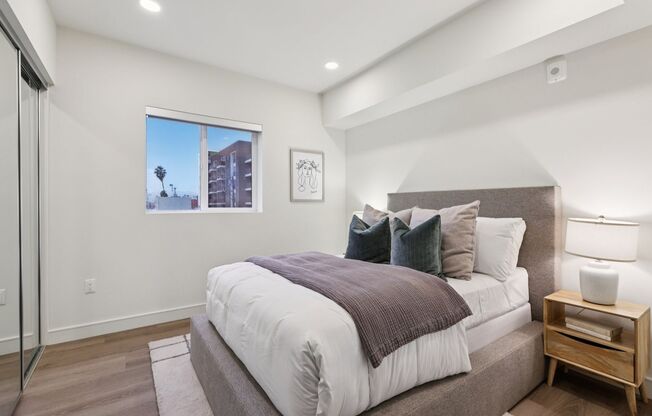 2 beds, 1 bath, 776 sqft, $3,250, Unit 706