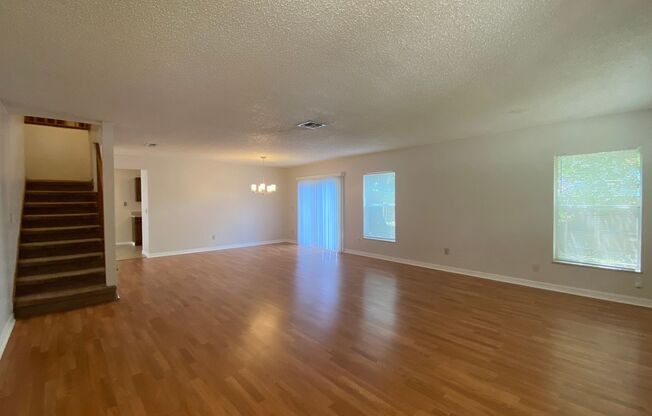 4 Bedroom, 2.5 Bath in Orlando - Price to Rent!