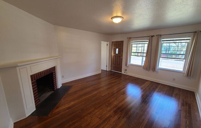 Beautiful 3 Bedroom House looking for a new tenant!