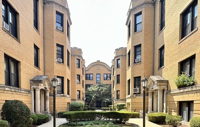 2428 Sawyer