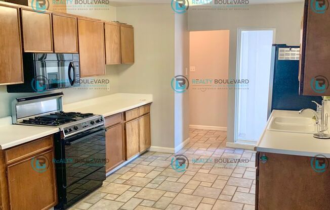 Charming 3-Bedroom Home Near McCarran – Great Layout & Backyard Patio!