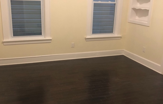 3 beds, 1 bath, $2,200