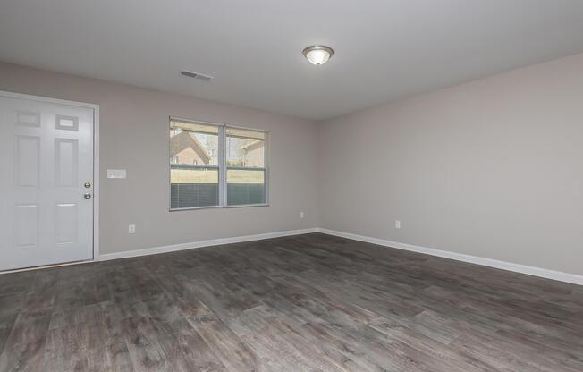 3 beds, 1 bath, $1,595