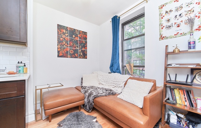 410 E 64 ST