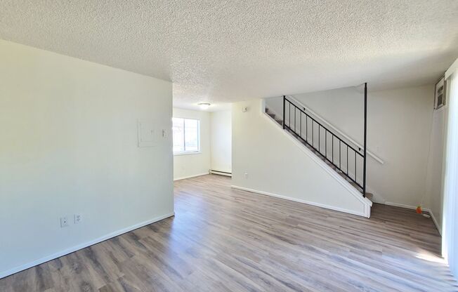 $1,150 - 1 Bed / 1 Bath Bright and Airy Condo on Spokane River