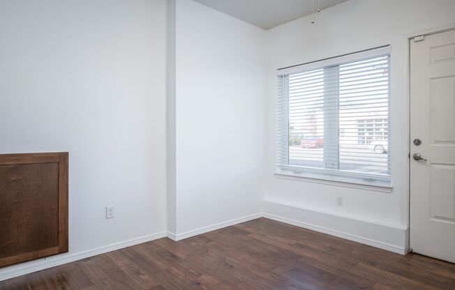 455 NE 24th Ave