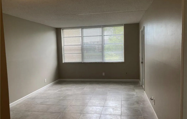 9441 Live Oak Pl