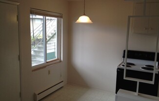 1 bed, 1 bath, 650 sqft, $1,395, Unit 14