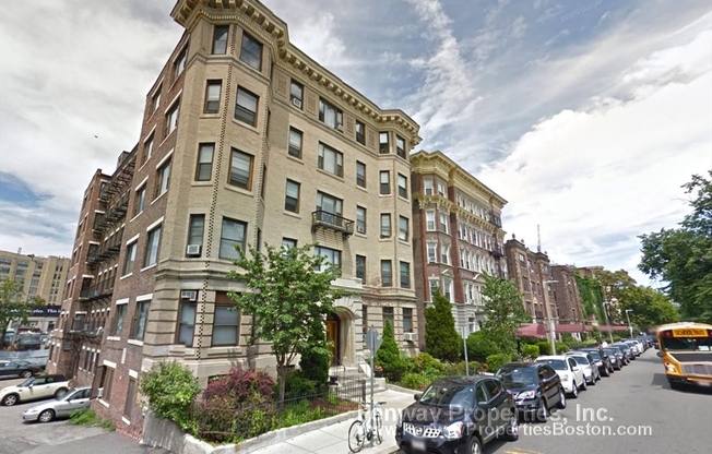 Studio, 1 bath, 425 sqft, $2,250, Unit 10