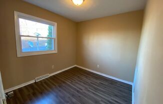 2 beds, 1 bath, 832 sqft, $800, Unit 908