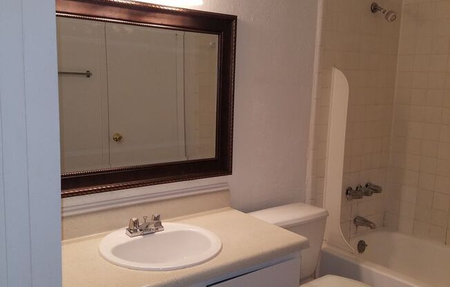 1 bed, 1 bath, 714 sqft, $855, Unit *304