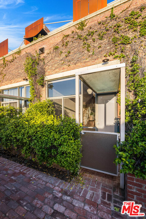 3 beds, 3 baths, 2,330 sqft, $8,500, Unit 106