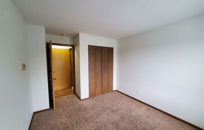 2 beds, 1.5 baths, 950 sqft, $1,434, Unit 5811-2A