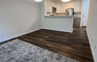 2 beds, 1 bath, $2,800, Unit Unit 105