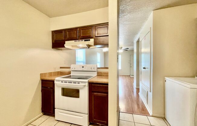 2 Bedroom Unit with In-Unit W/D & Balcony **Leasing Special! 50% Off 1 Full Month's Rent!